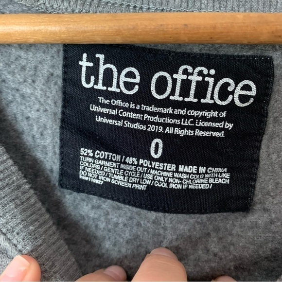 [The Office] Dunder Mifflin Inc Graphic Gray & Black Long Sleeve Sweater - Picture 4 of 6